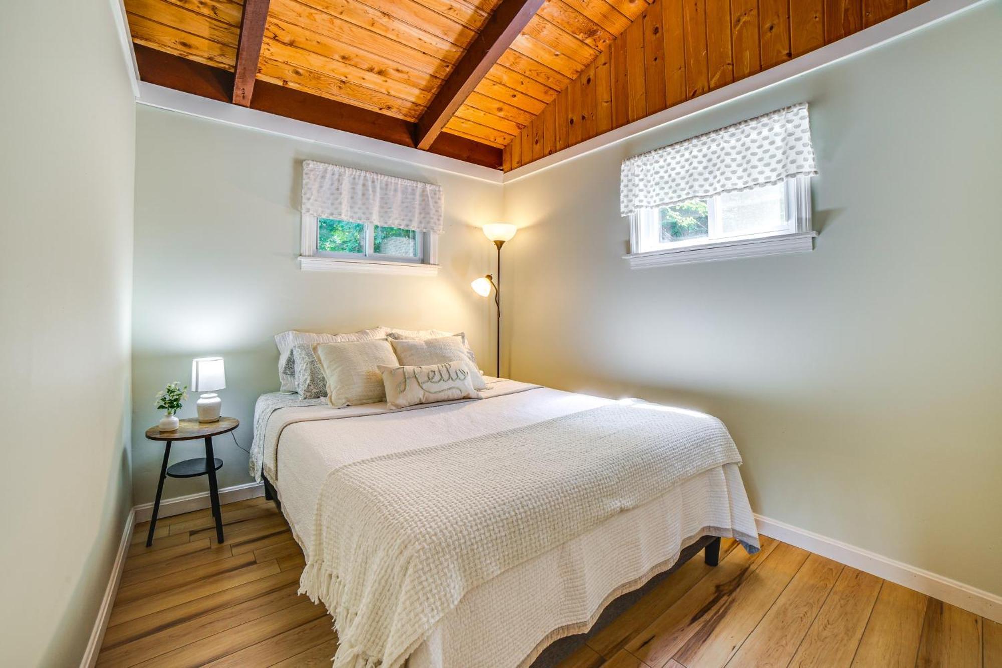 Breathtaking Newbury Cottage With Deck On Chalk Pond Exterior foto